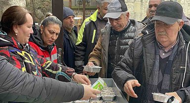 6 Şubat depremlerinde hayatını kaybedenler Edirne'de dualarla anıldı
