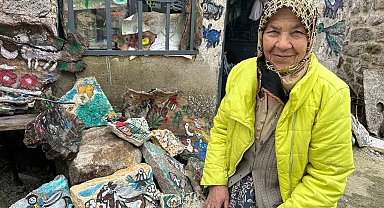 74 yaşındaki Hakime teyzenin resim tutkusu