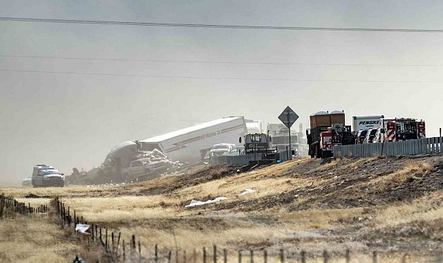 ABD'de kum fırtınası zincirleme kazaya yol açtı: 4 ölü, 29 yaralı