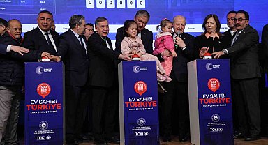 Adana'da 'Yüzyılın Konut Projesi'nin kuraları çekildi