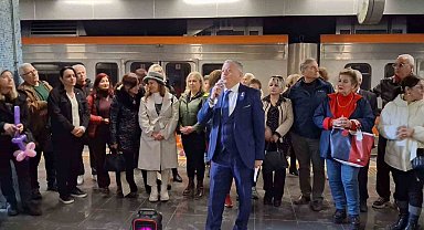 Adana'da 93 yazar ve şair Dünya Öykü Günü ve Sevgililer Günü'nü bir arada kutladı