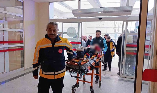 Adıyaman'da otomobil şarampole devrildi: 5 yaralı