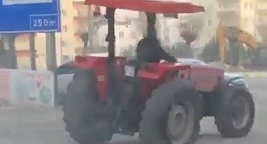 Adıyaman'da şaşkına çeviren görüntü: Traktör 3 tekerle ilerledi