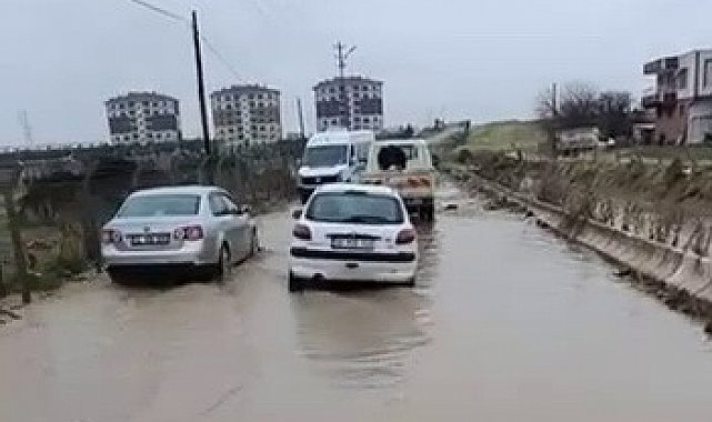 Adıyaman'da yol göle döndü