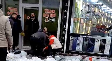 Ağrı'da çatıdan düşen kar ve buz kütlesi 1 kişiyi yaraladı