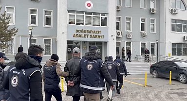 Ağrı'da göçmen kaçakçılığı operasyonu: 5 şüpheli yakalandı