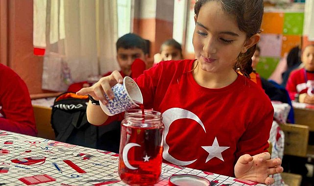 Ağrı'da okullarda ikinci dönem "Bayrak Sevgisi" temasıyla başladı