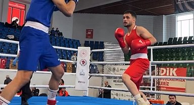 Ağrılı boksör Sezgin Acar Türkiye üçüncüsü oldu