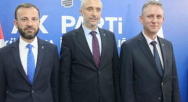 AK Parti Kütahya milletvekilleri, Başkan Güneş'in yerel kıyafetli fotoğrafı üzerinden yapılan paylaşıma tepki gösterdi