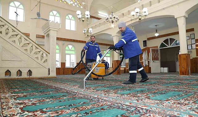 Akdeniz'de camilerde Ramazan hazırlığı