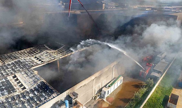 Akhisar'daki fabrika yangını kontrol altına alındı