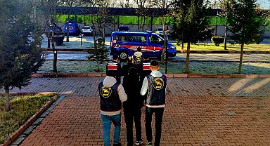 Aksaray'da aranan 2 şahıs JASAT'ın operasyonuyla yakalandı