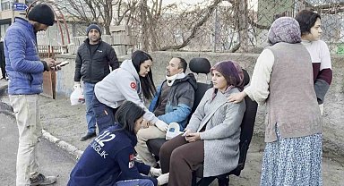 Aksaray'da kamyonet ile hafif ticari araç çarpıştı: 3 yaralı