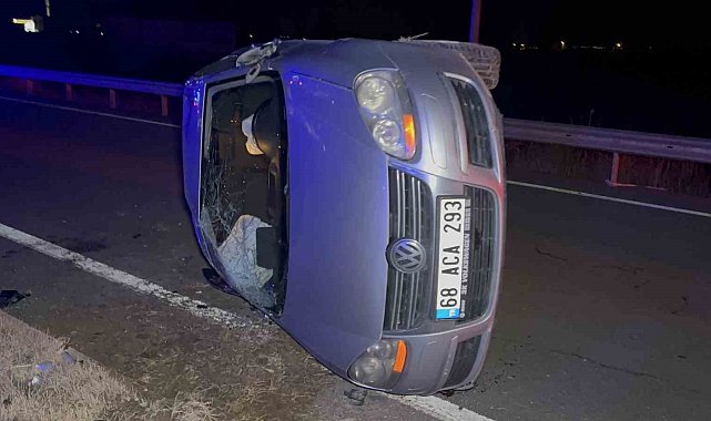 Aksaray'da otomobil devrildi: 2 yaralı
