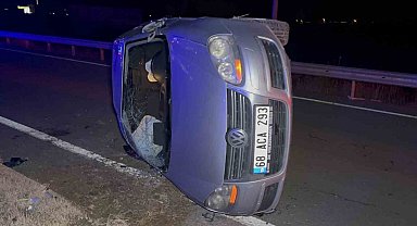 Aksaray'da otomobil devrildi: 2 yaralı