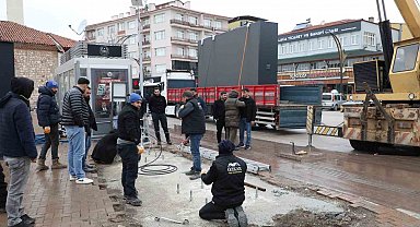 Alaca Cumhuriyet Meydanı'na dev led ekran kuruldu