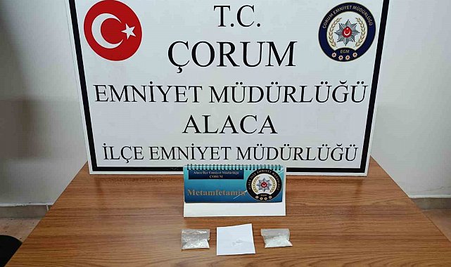 Alaca'da uyuşturucuyla yakalanan 2 kişi gözaltına alındı