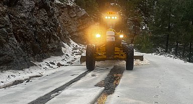 Alanya kırsalında ekiplerin kış mesaisi sürüyor