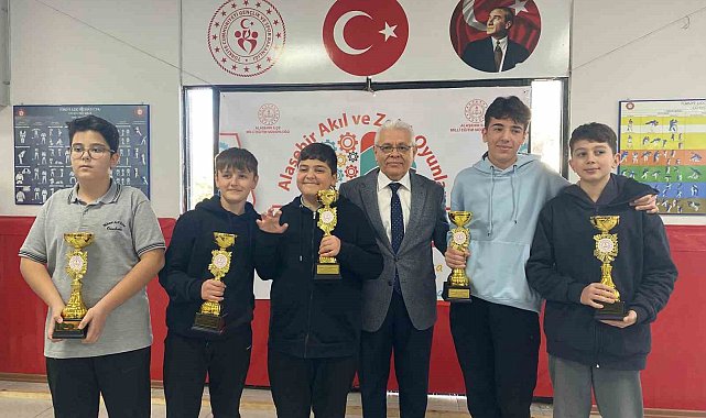 Alaşehir'de 81 öğrenci ilçe şampiyonluğu için yarıştı