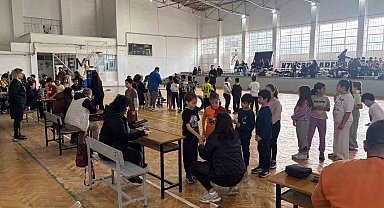 Aliağa'da bin 120 öğrenci sportif yetenek yaramasından geçti