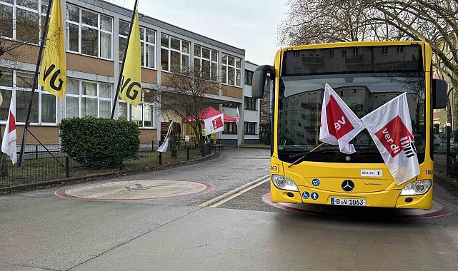 Almanya'da toplu taşıma çalışanlarının 2 günlük grevi başladı