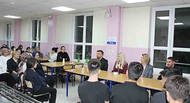 Altıntaş Kaymakamı Ayşegül Yıldırım öğrencilerle iftarda buluştu