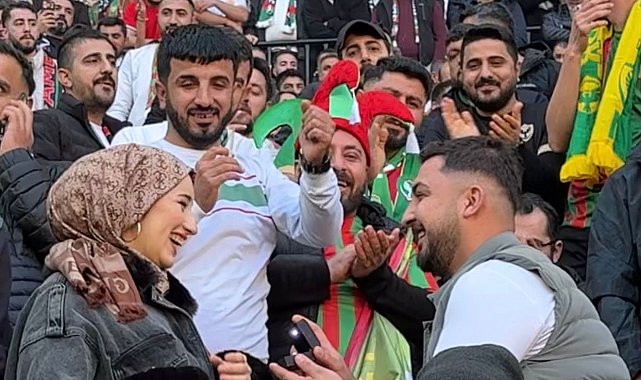 Amed Sportif Faaliyetler maçı öncesi tribünde sürpriz teklif