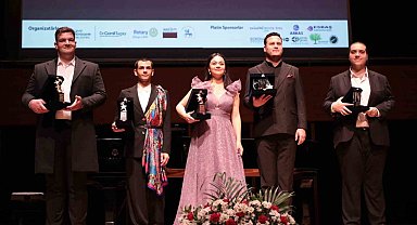 Anadolu Üniversitesi öğrencileri Genç Solist Yarışması'ndan ödülle döndü