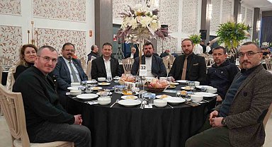 Anahtar Partisi Denizli İl Başkanı Sarun İdmanyurdu'nun iftar yemeğine katıldı