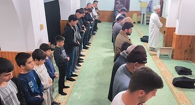 Anamur'da teravih namazı çocuklar için bayrama döndü