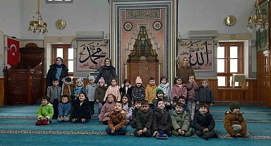 Anaokulu öğrencileri Yediler Camii'nde İslam kültürünü öğrendi