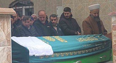 Ankara'da aile katliamı yapan ve intihar eden şahıs ile annesi Gebze'de defnedildi