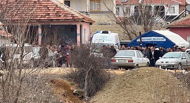 Ankara'da boşanma aşamasındaki eşi tarafından öldürülen kadın toprağa verildi