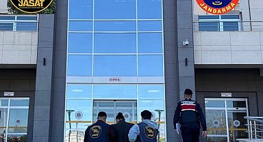 Antalya'da 16 yıl kesinleşmiş hapis cezası bulunan firari hükümlü yakalandı