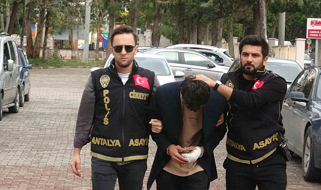 Antalya'da 20 yerinden bıçaklayarak öldürdüğü gencin telefonunu foseptik çukuruna atmış