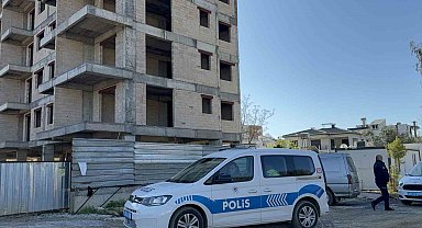 Antalya'da inşaatın 5'nci katından düşen işçi yaralandı