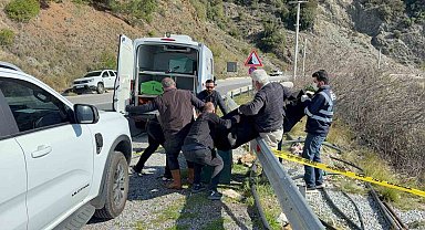 Antalya'da karayolu kenarında kadın cesedi bulundu