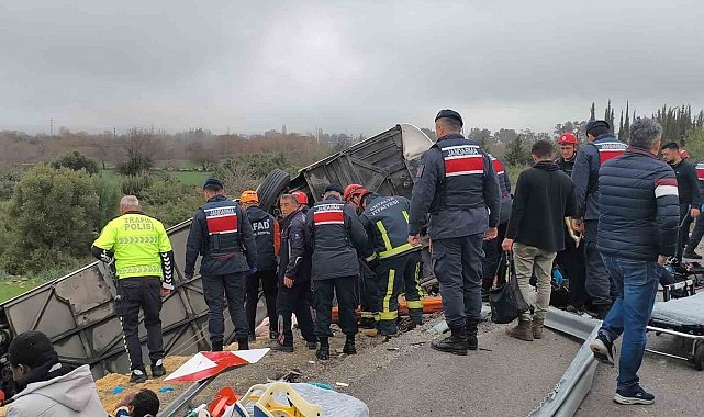 Antalya'da trafik kazası: Ölü ve yaralılar var