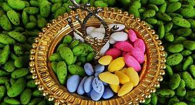 Antep fıstıklı badem şekeri Ramazan'da ağızları tatlandırıyor