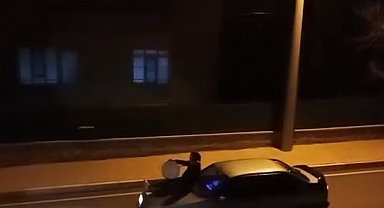 Aracın üzerine çıkan davulcu mahalleliyi sahura böyle uyandırdı