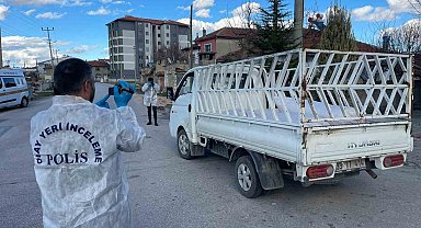 Aracında hareketsiz halde bulunan şahıs kaldırıldığı hastanede kurtarılamadı