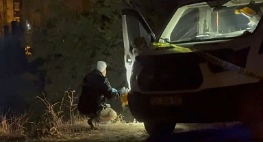 Araçta erkek cesedi bulundu