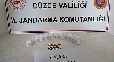 Araçtan atılan poşetten uyuşturucu çıktı