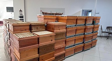 Arıcılık kursiyerlerine kovan desteği