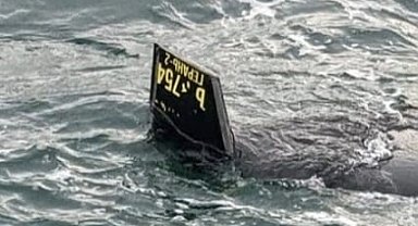 Arnavutköy Karaburun açıklarında balıkçılar denizde insansız hava aracı olduğu düşünülen bir cisim bulundu. Balıkçıların ihbarı üzerine bölgeye sahil güvenlik ekipleri sevk edildi. Ekiplerin incelemesi devam ediyor.