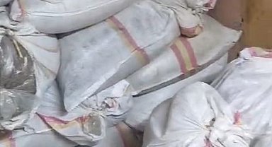 Arnavutköy'de depoya baskın: 1 ton kaçak tütün ele geçirildi, 1 gözaltı