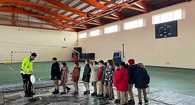 Arpaçay'da öğrencilere temel trafik eğitimi verildi