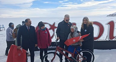 Askıda Bisiklet Derneği Çıldırlı çocukları sevindirdi
