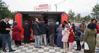 Asrın felaketinin üçüncü yılında deprem şehitliğinde vefa nöbeti