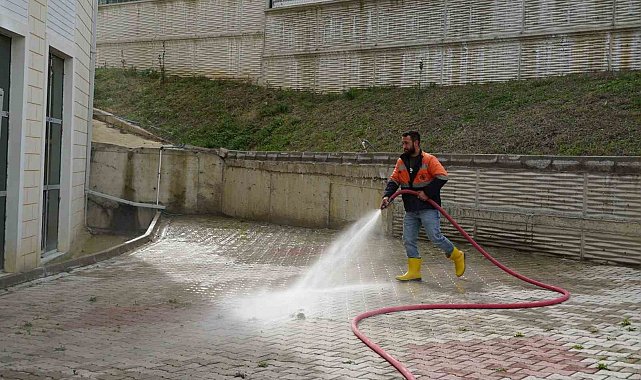 Atakum Belediyesi ekiplerinden camilerde Ramazan temizliği